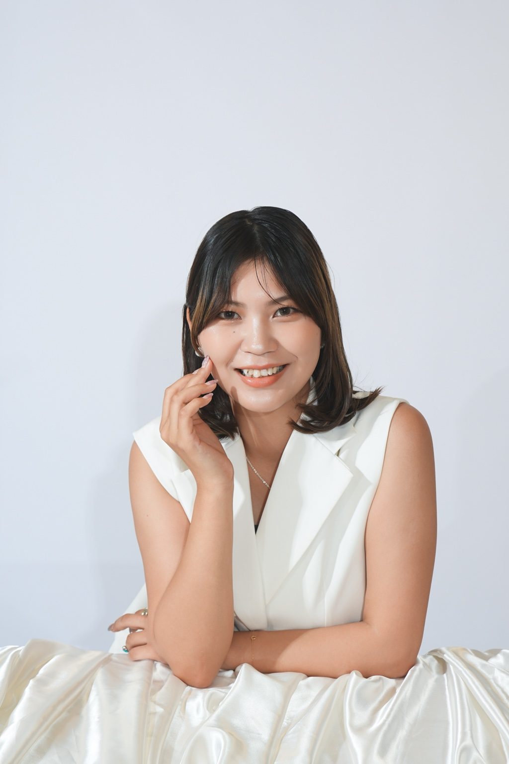 mochimotto nail school講師の笑顔のポートレート